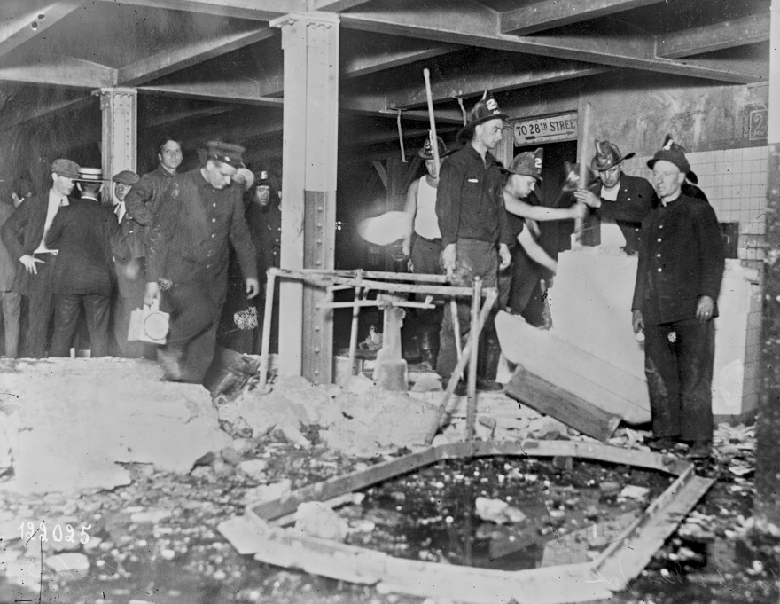 Two bombs exploded in the New York Subway - Sacco and Vanzetti reprisals are suspected by the police - August 6 1927